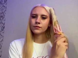 MedaSchur nude in hot sex Live chat