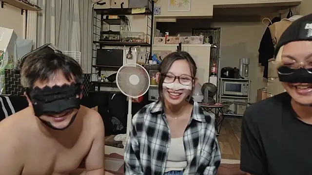 Shun_ch nude live chat in sexy room